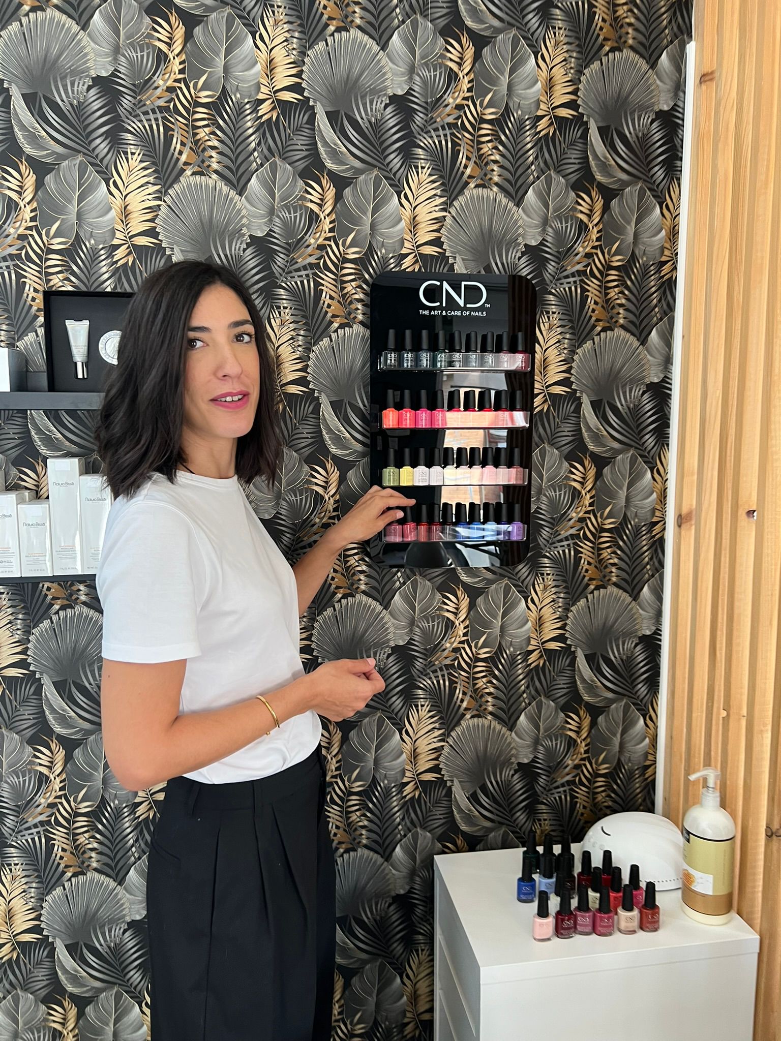 Expositor de esmaltes CND